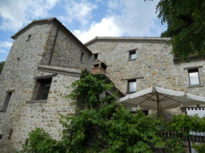 Отель Il Castello  Монте-Чериньоне
